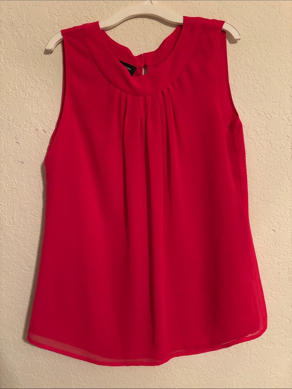 Jones New York Sleeveless Hot Pink Pleated-Neck Sleeveless Top Size 8